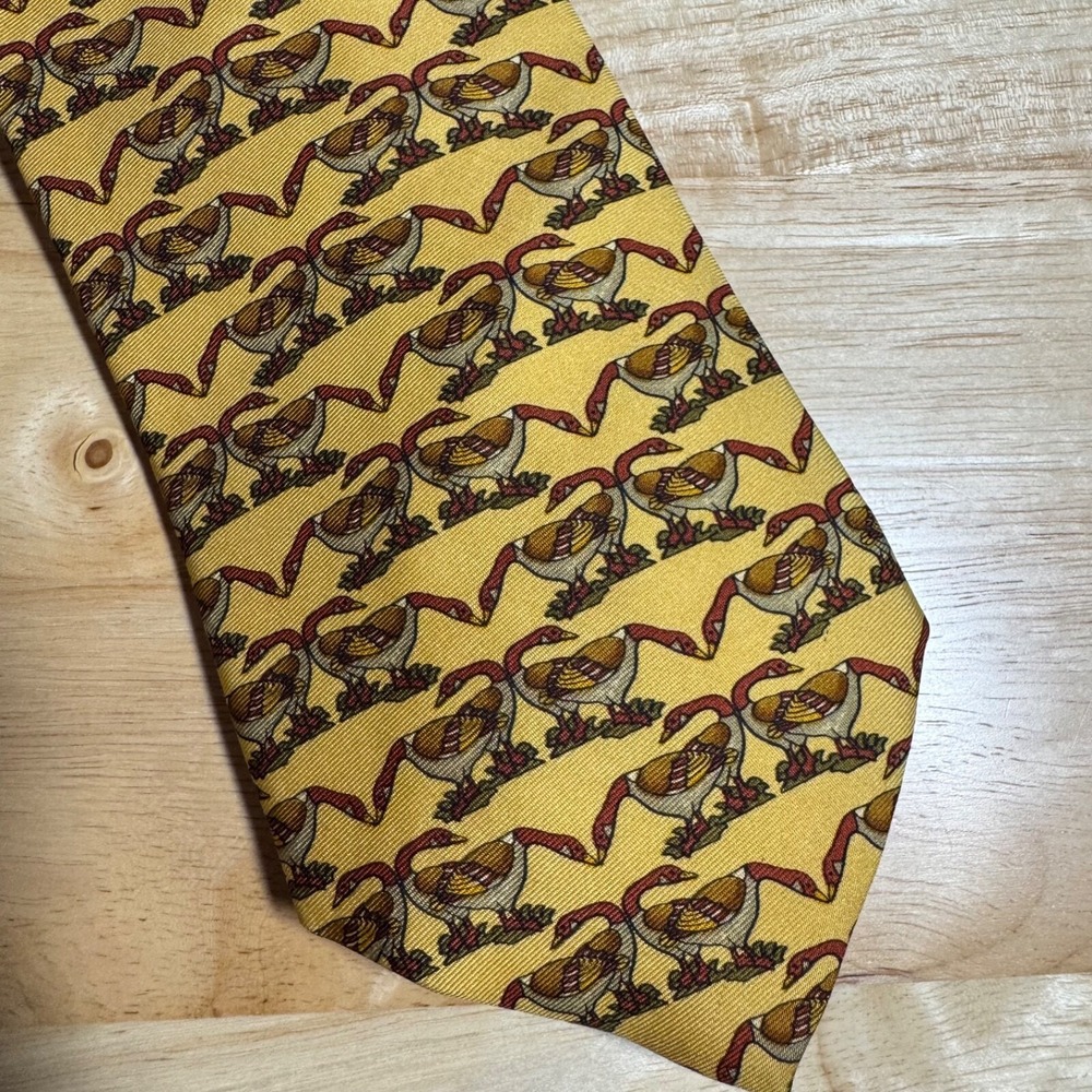 Brooks Brothers Men's Yellow Goose Duck Mallards Print 100% Silk Necktie USA